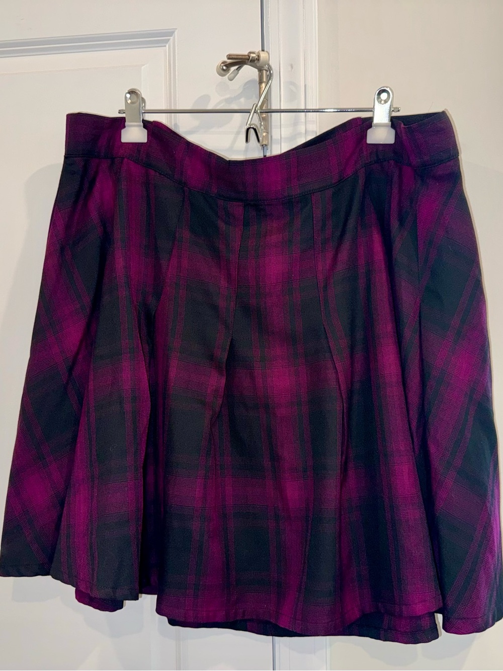 Torrid Black Purple pink Plaid Skater Skirt Size 3 Halloween